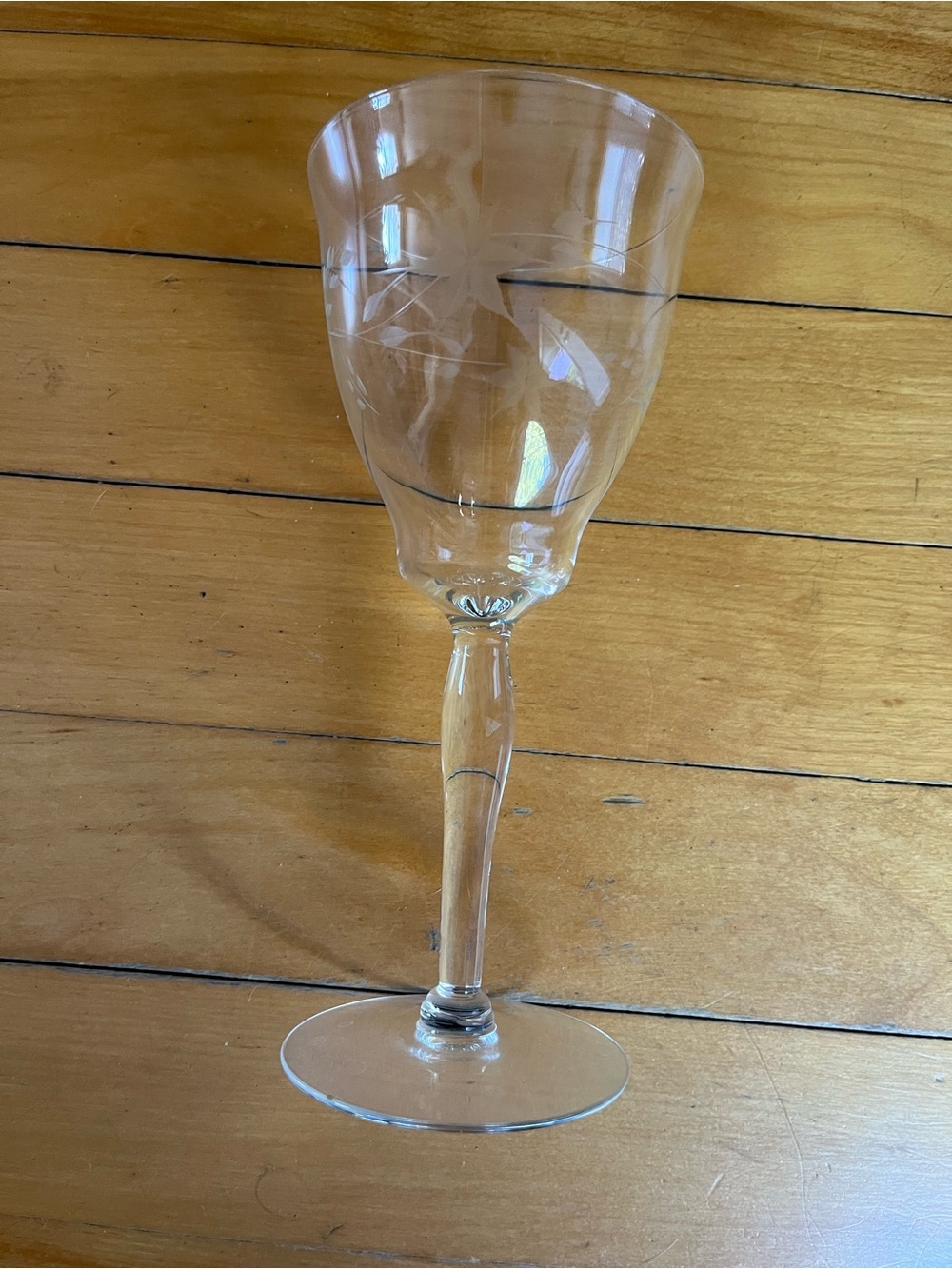 Vintage Clear Etched Wine Glass - Elegant Stemware, set of 4